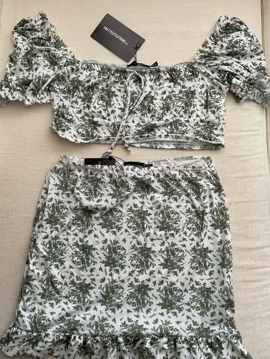 PrettyLittleThing Dresses & Skirts - PrettyLittleThing White & Green Floral Ruffle Skirt Set